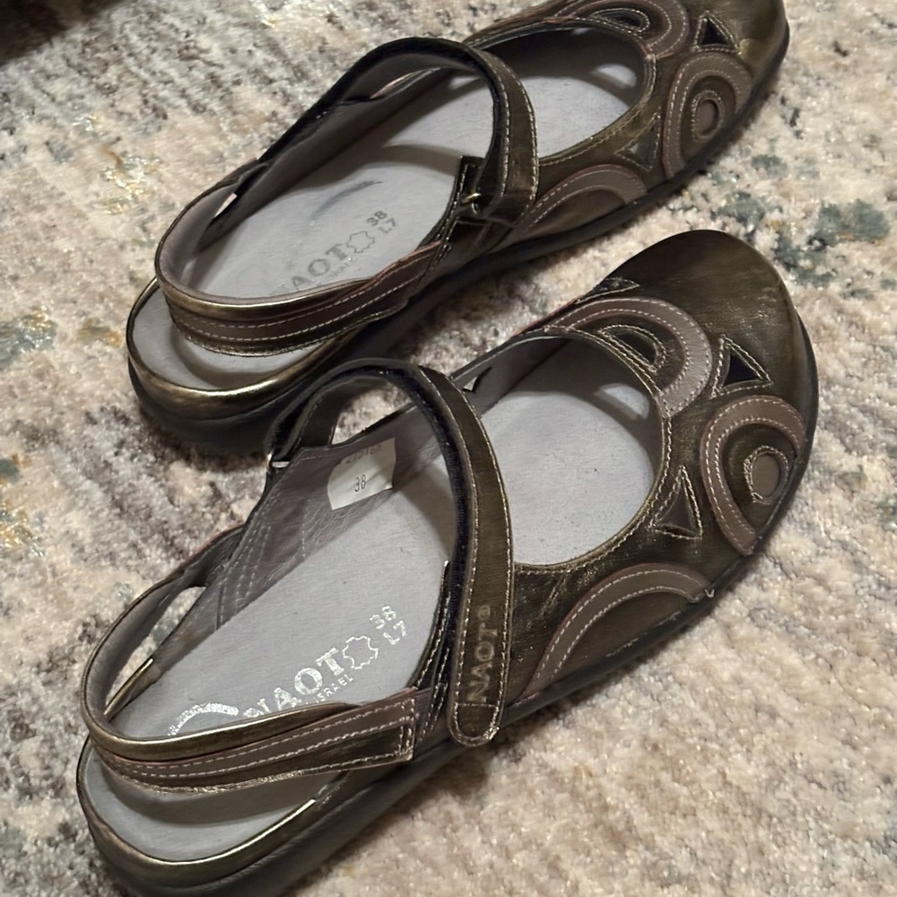 Naot Metallic Flats - Picture 2 of 4